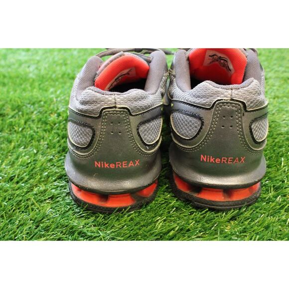 Nike Reax Run Shoes Dominate Women's Size 6 Athletic Gym Gray Pink 456819-063 - Picture 2 of 6
